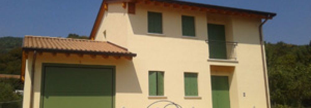 una villetta cons truttura in legno Soligno e cappotto in sughero Corkpan